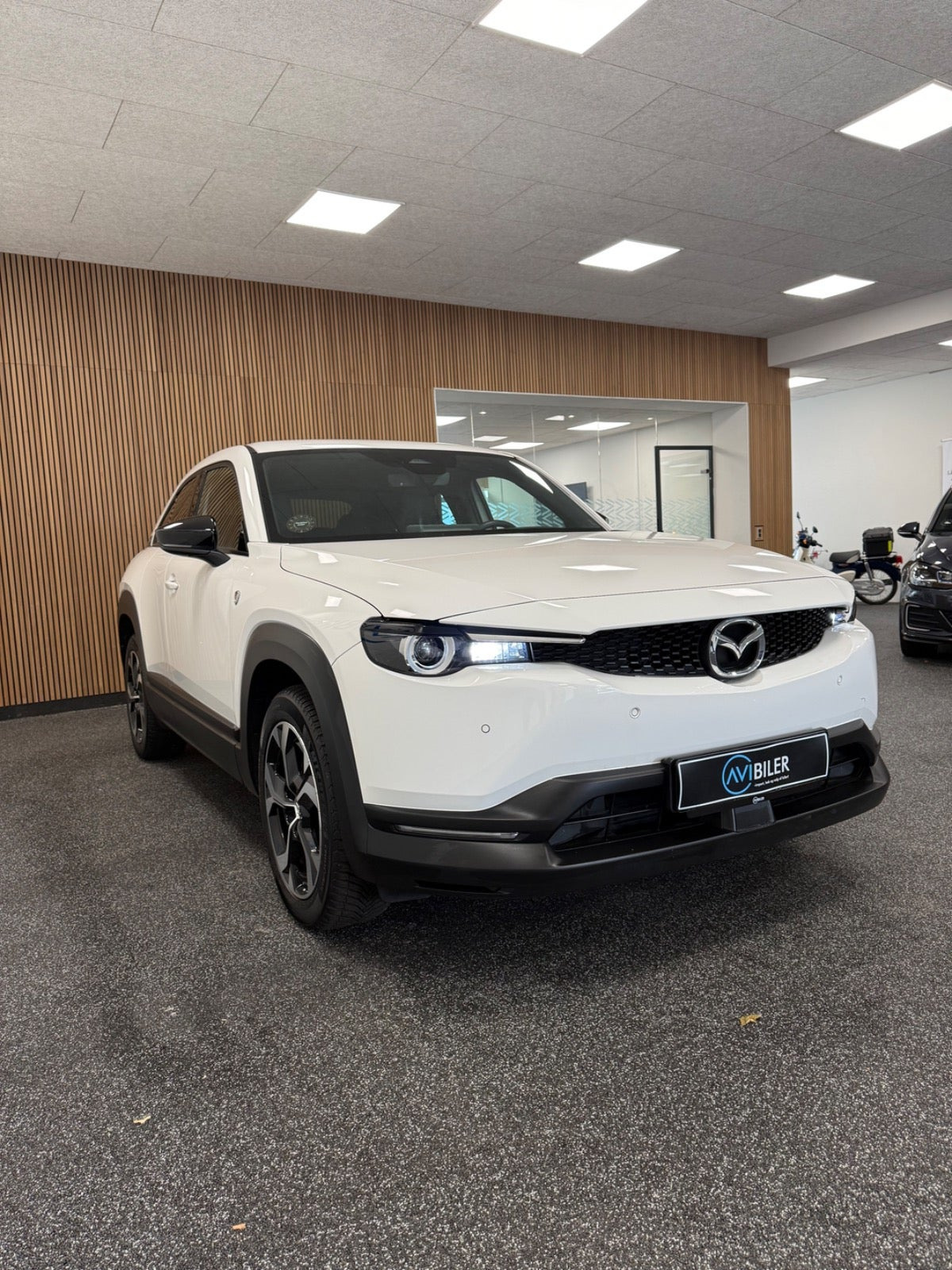 Hvid Mazda MX-30 fra 2025
