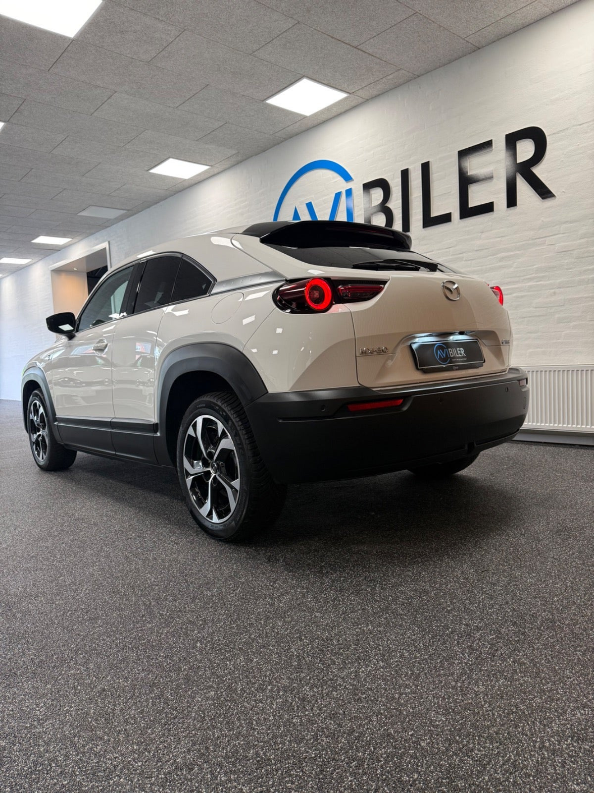 Hvid Mazda MX-30 fra 2025