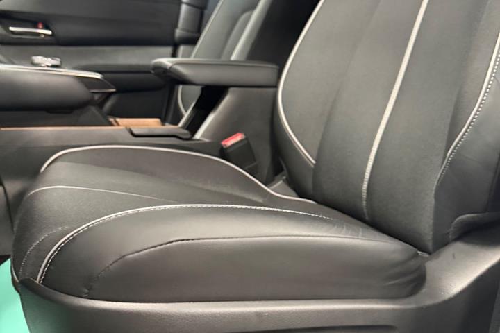 Hvid Mazda MX-30 fra 2025