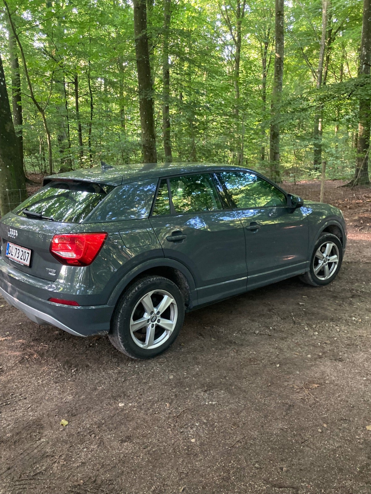 Grå Audi Q2 fra 2018