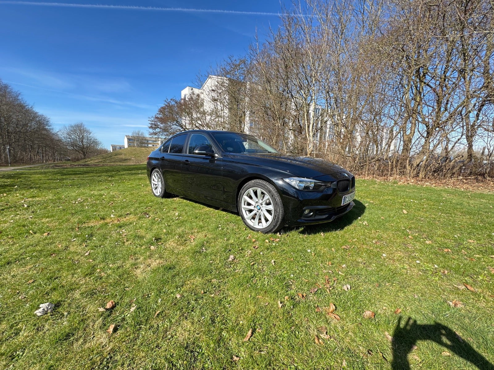 Sort BMW 320d fra 2017