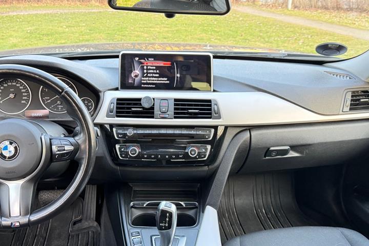 Sort BMW 320d fra 2017