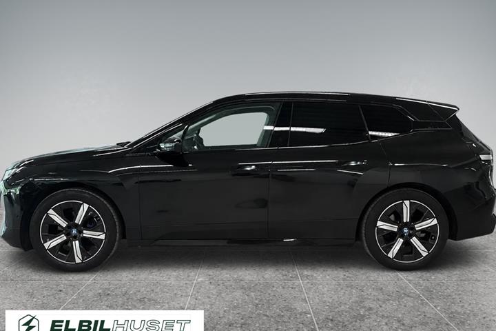 Sort BMW iX fra 2023