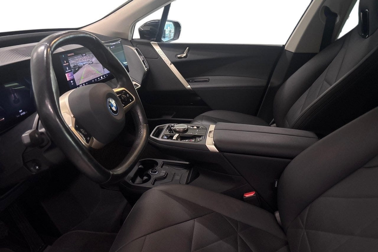 Sort BMW iX fra 2023