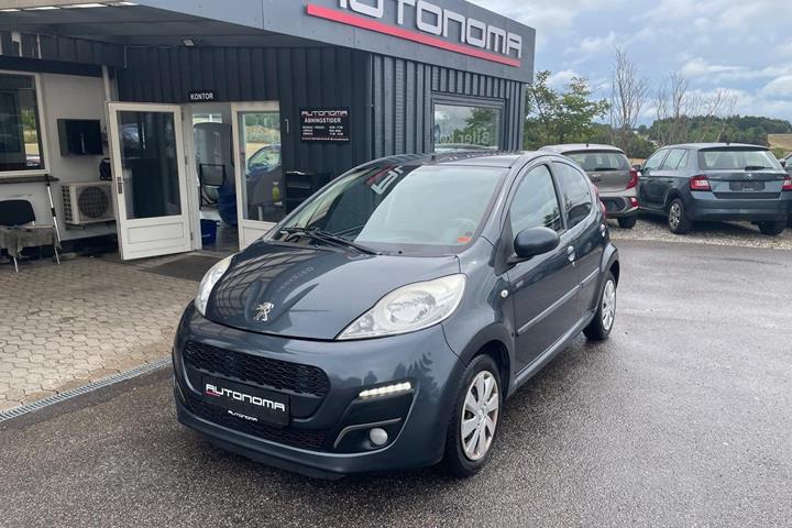 Grå Peugeot 107 fra 2012