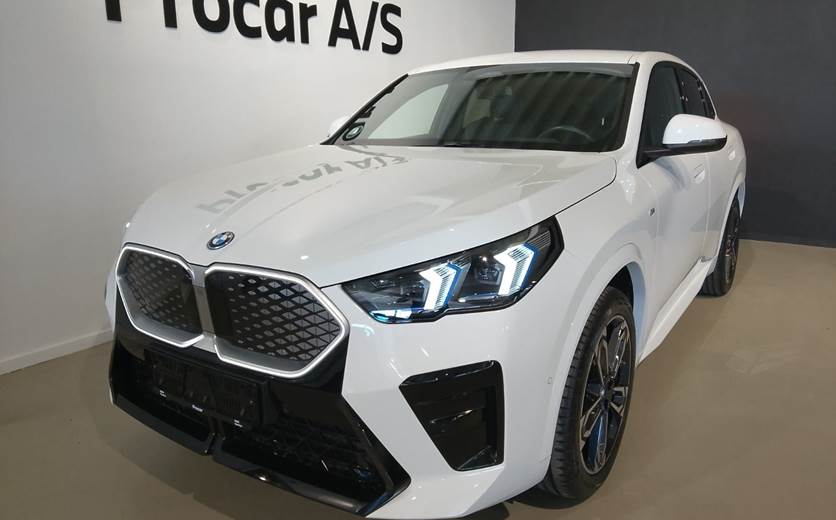BMW iX2 eDrive20 M-Sport Premium