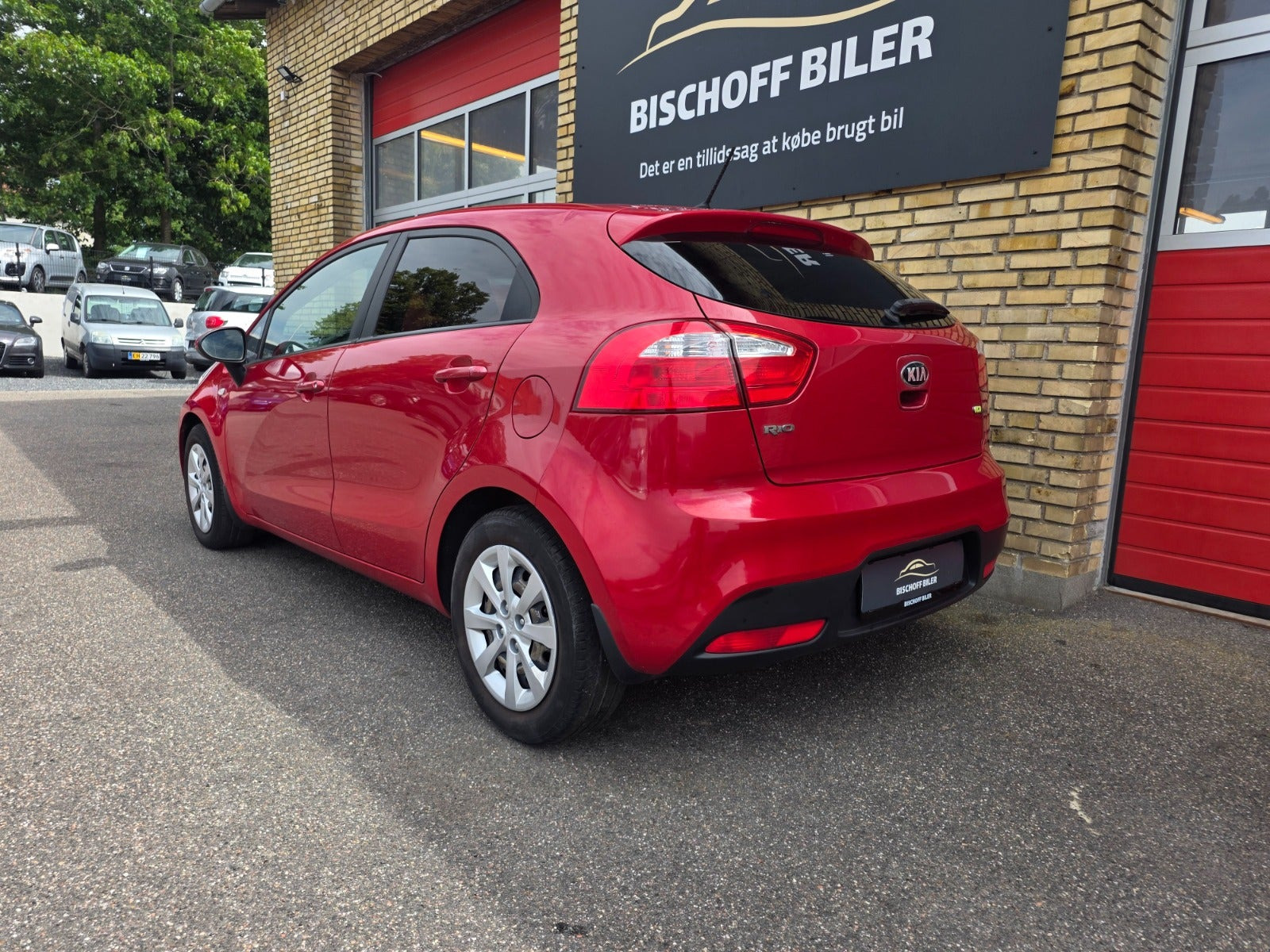 Rød Kia Rio fra 2014