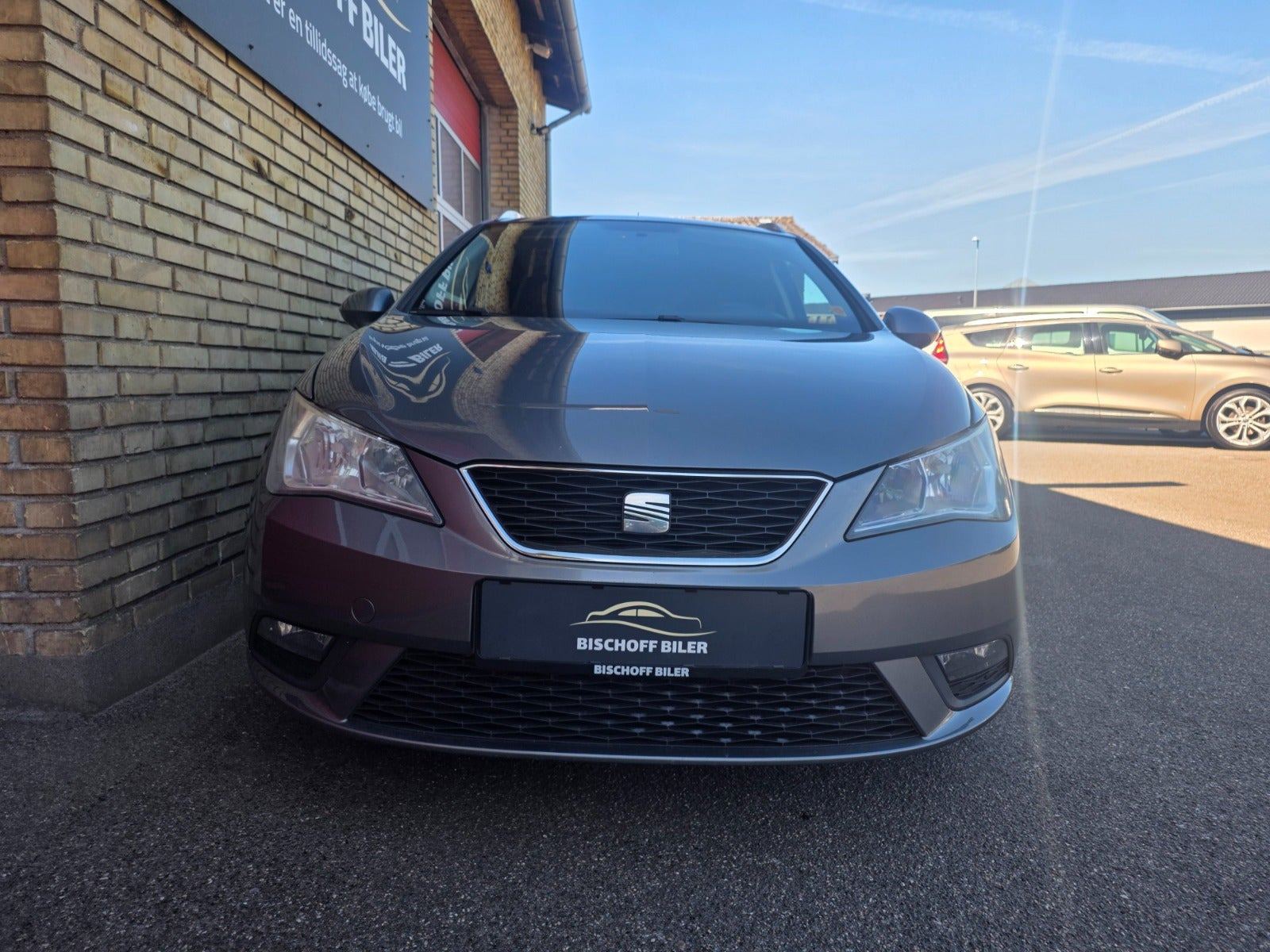 Grå Seat Ibiza fra 2012