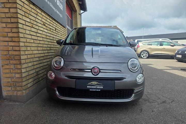Grå Fiat 500C fra 2017