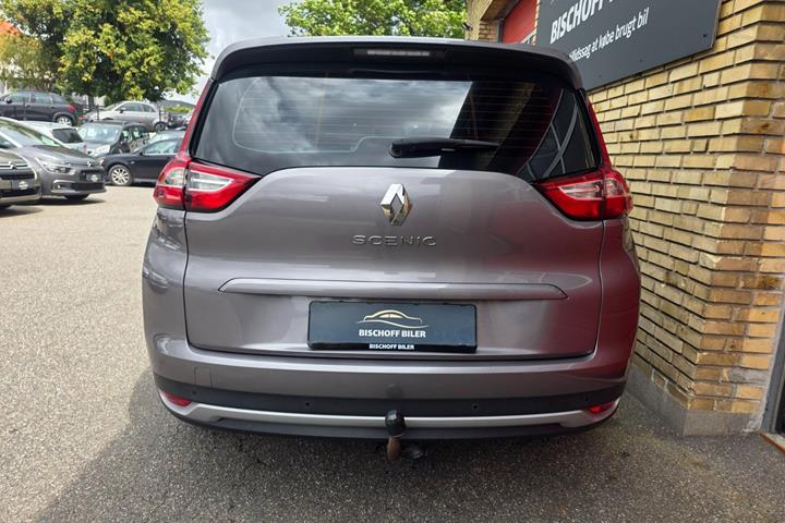 Grå Renault Grand Scenic IV fra 2017