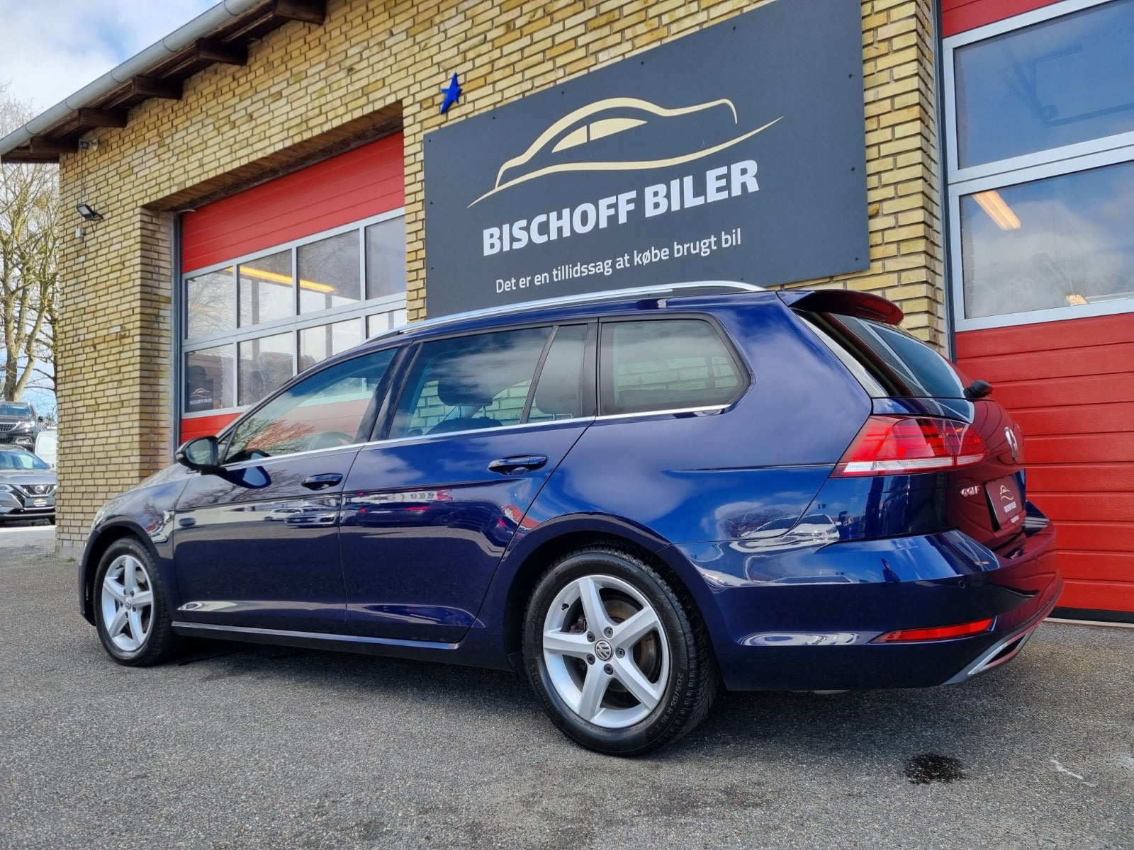 Blå VW Golf VII fra 2018