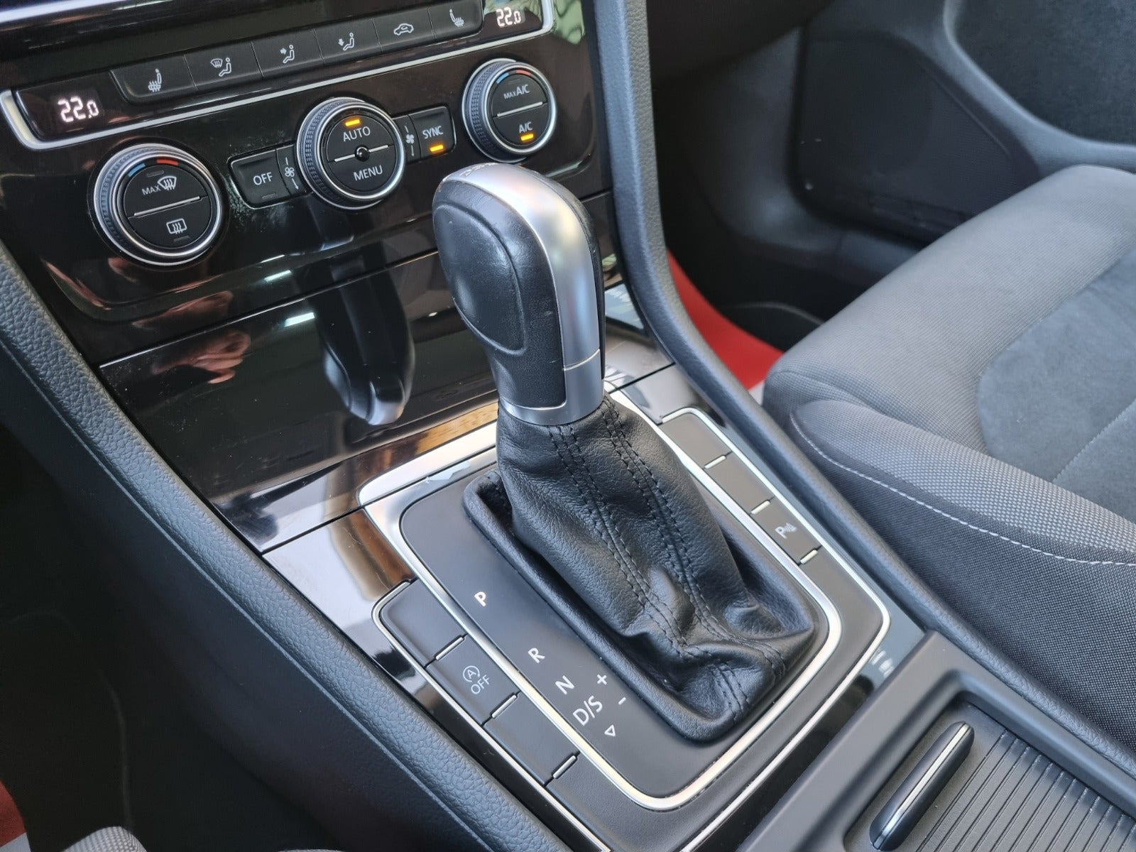 Blå VW Golf VII fra 2018