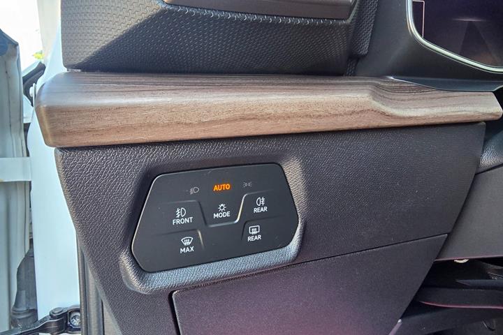 Hvid Seat Leon fra 2021