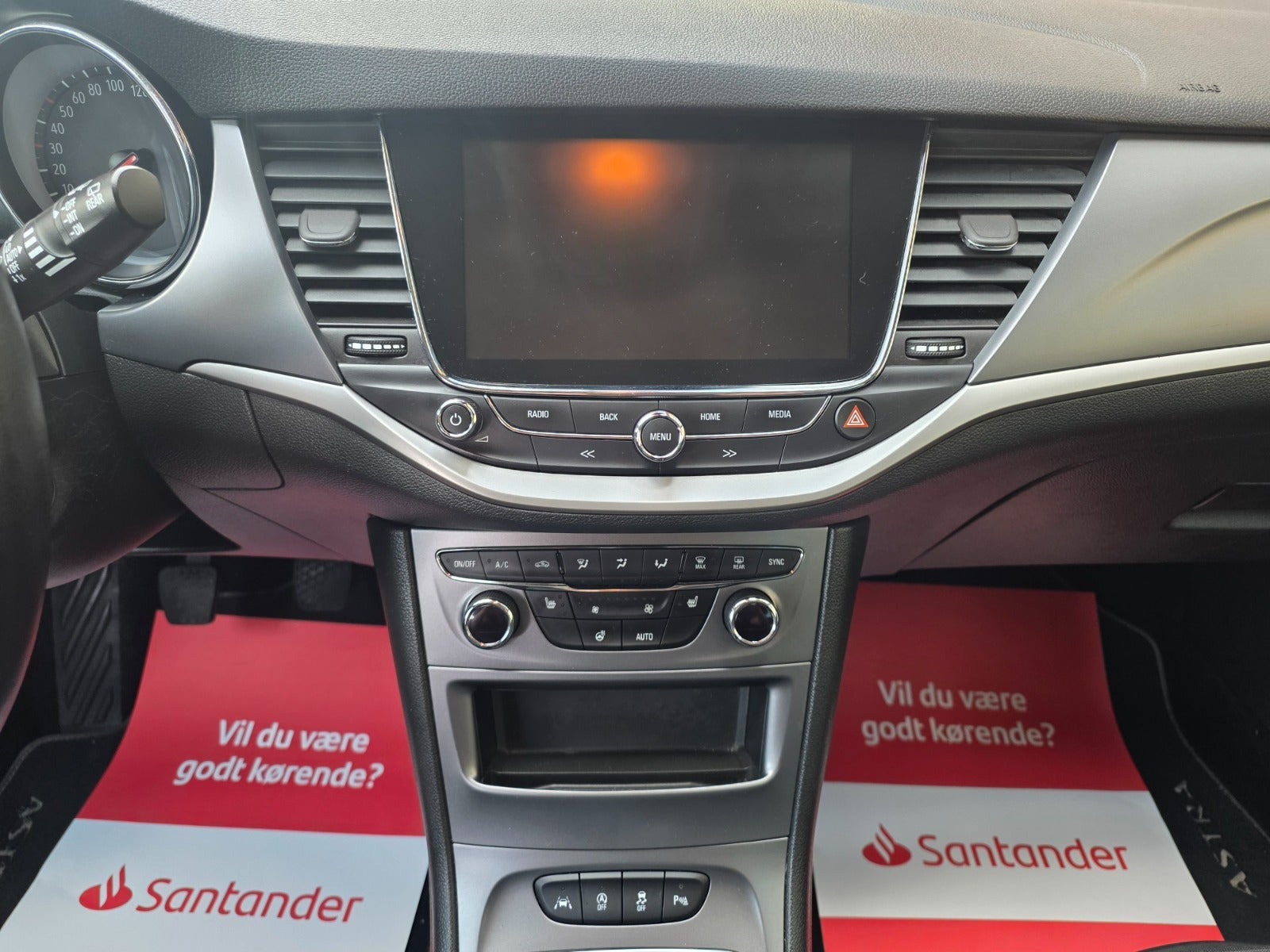 Grå Opel Astra fra 2019