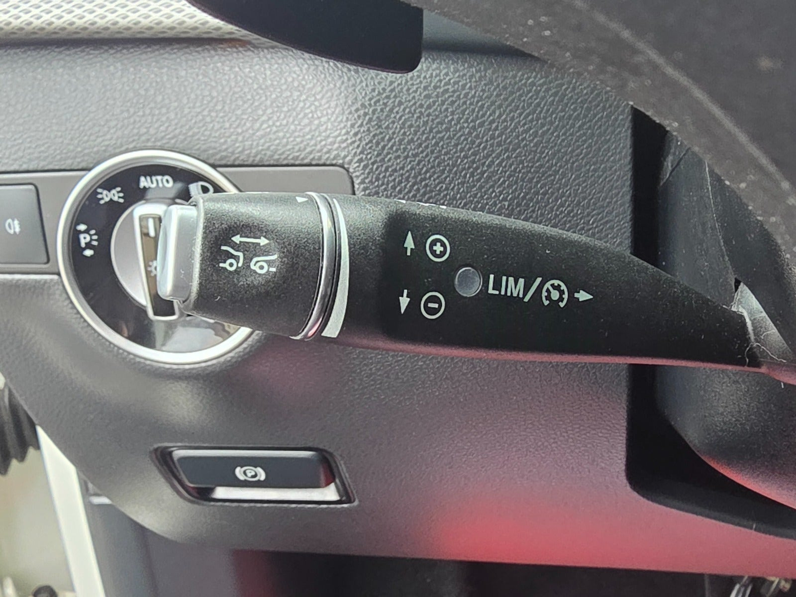 Hvid Mercedes B200 d fra 2017