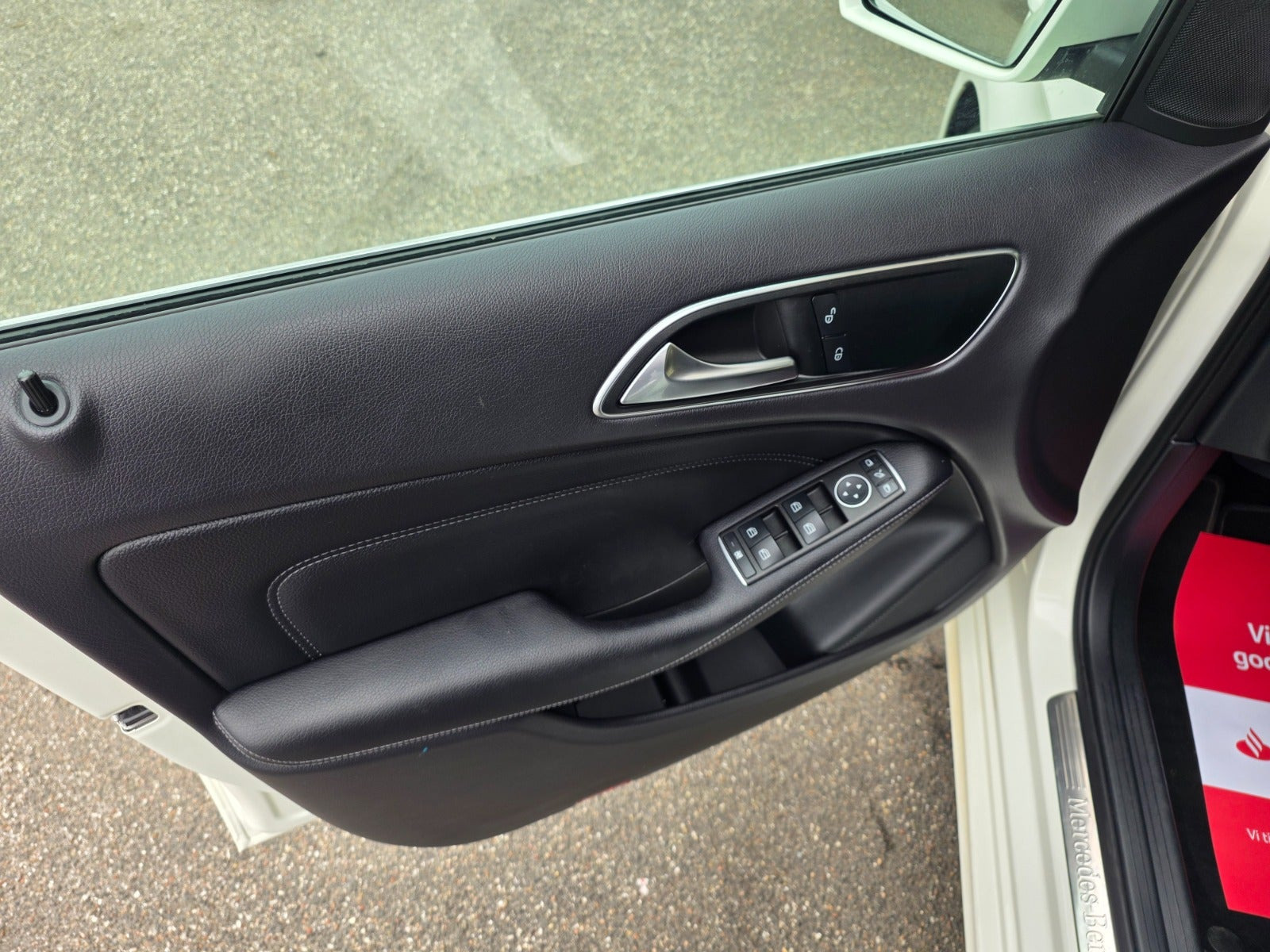 Hvid Mercedes B200 d fra 2017