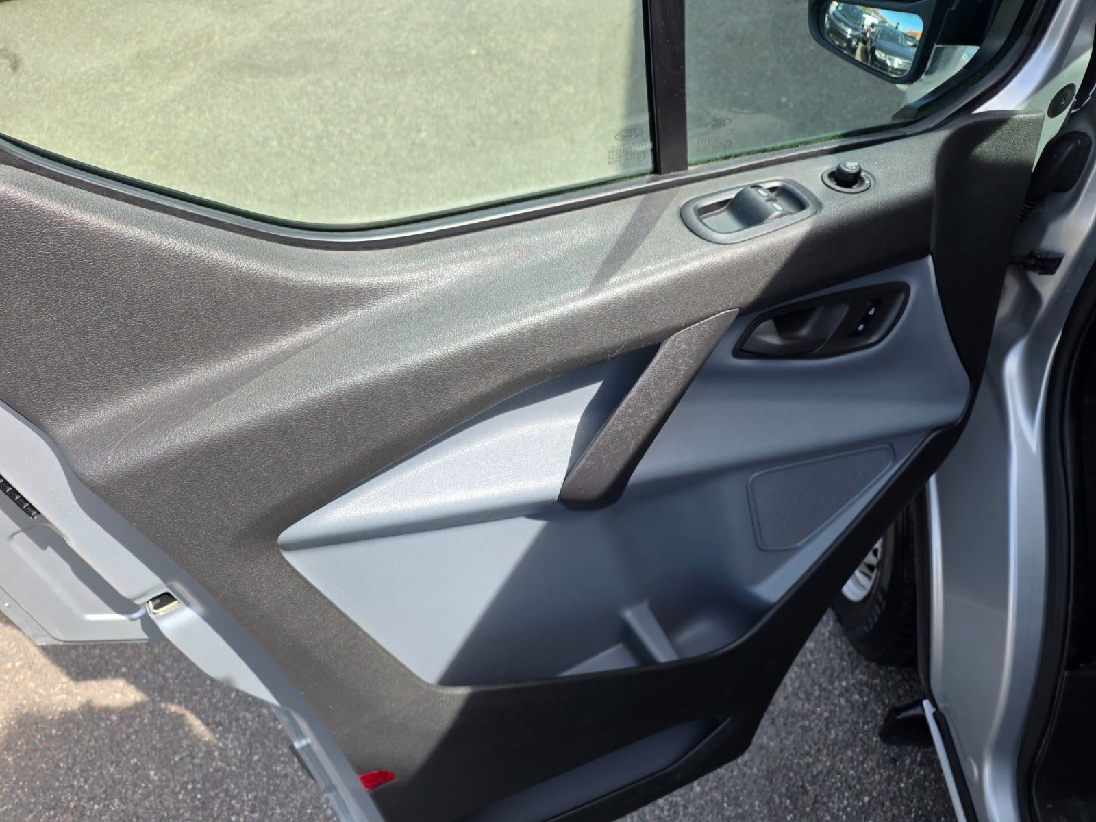 Grå Ford Transit Custom Kombi 310 L1 fra 2015