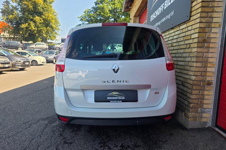Hvid Renault Grand Scenic III fra 2014