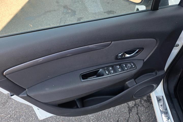 Hvid Renault Grand Scenic III fra 2014