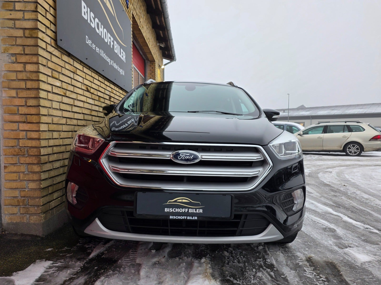 Sort Ford Kuga fra 2017