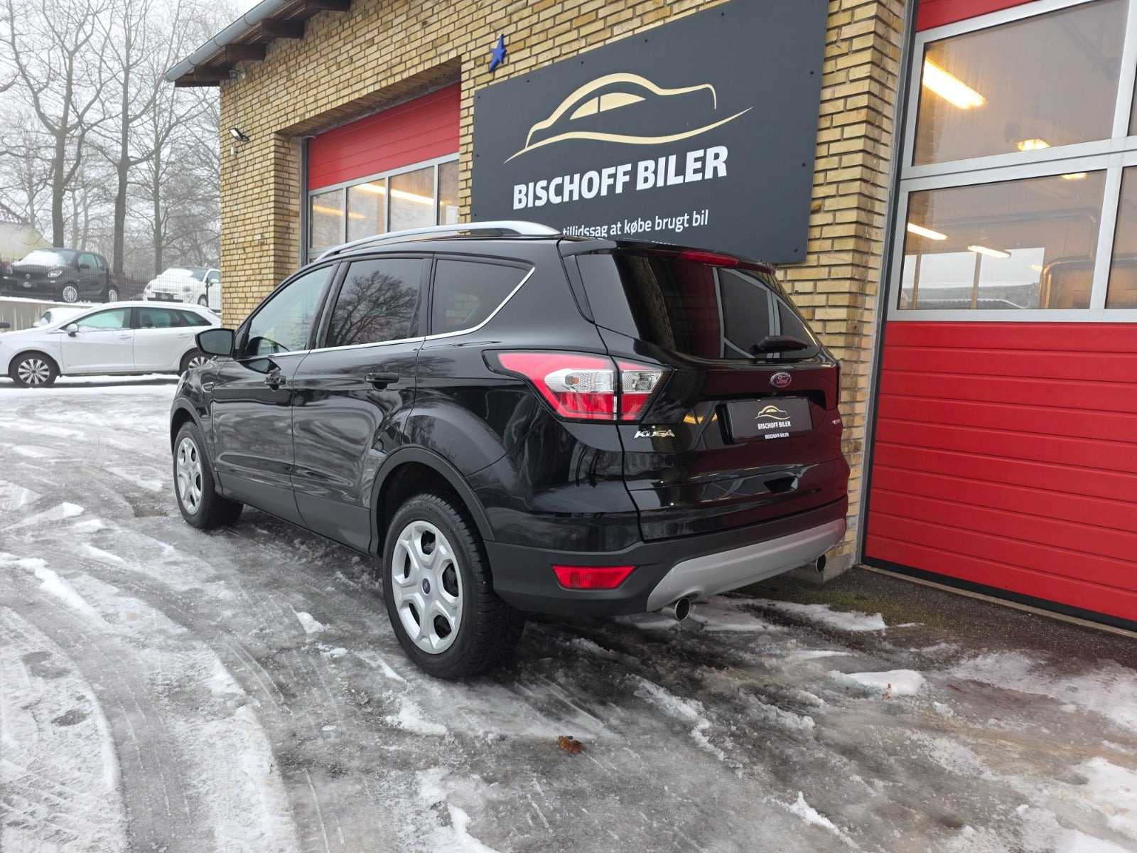 Sort Ford Kuga fra 2017