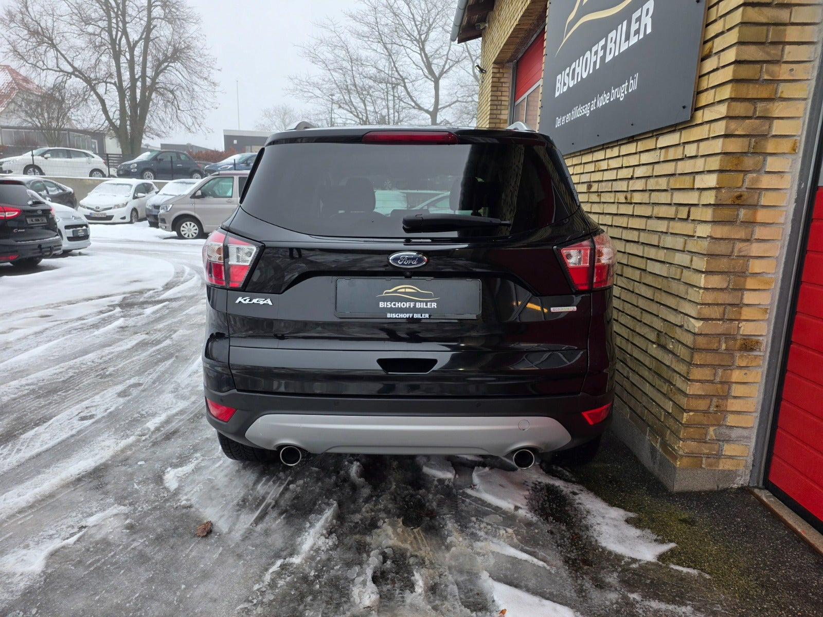 Sort Ford Kuga fra 2017