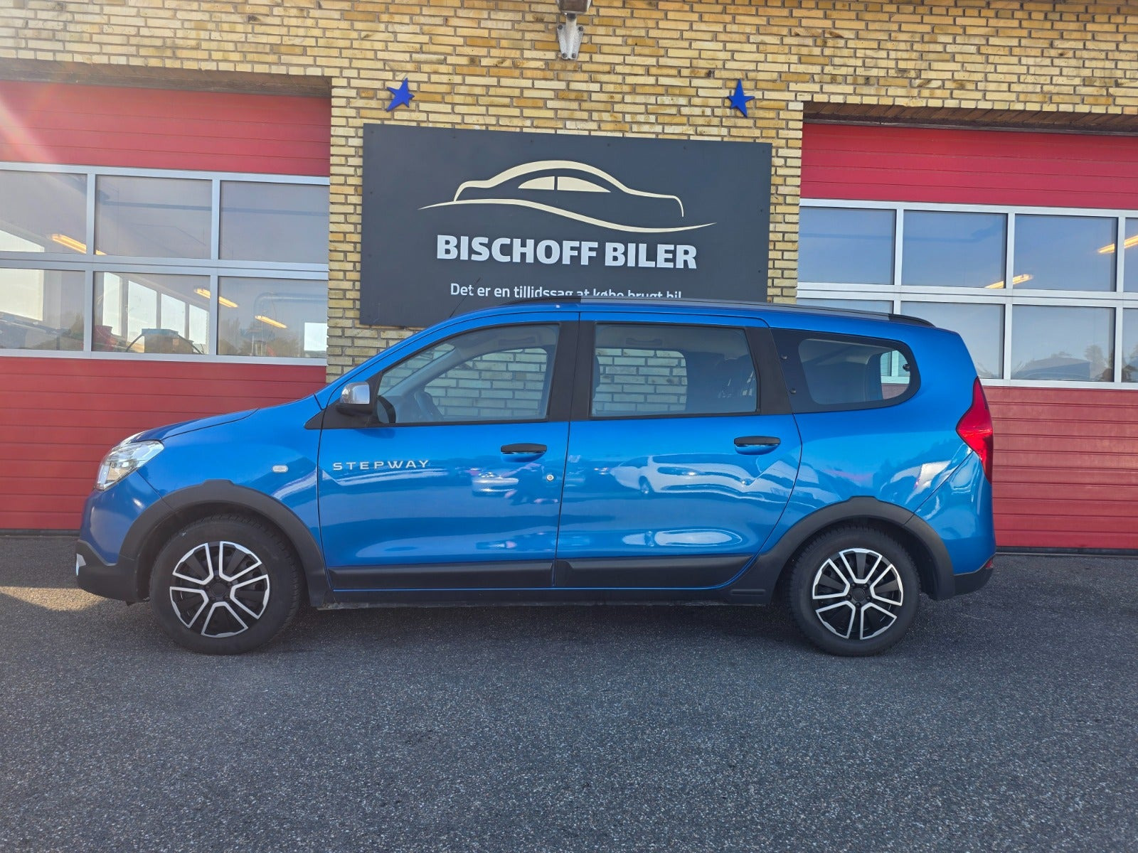 Blå Dacia Lodgy fra 2018