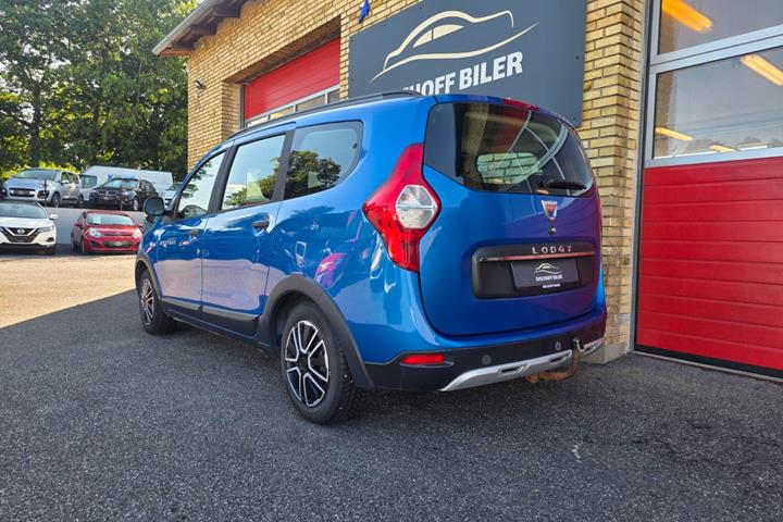 Blå Dacia Lodgy fra 2018