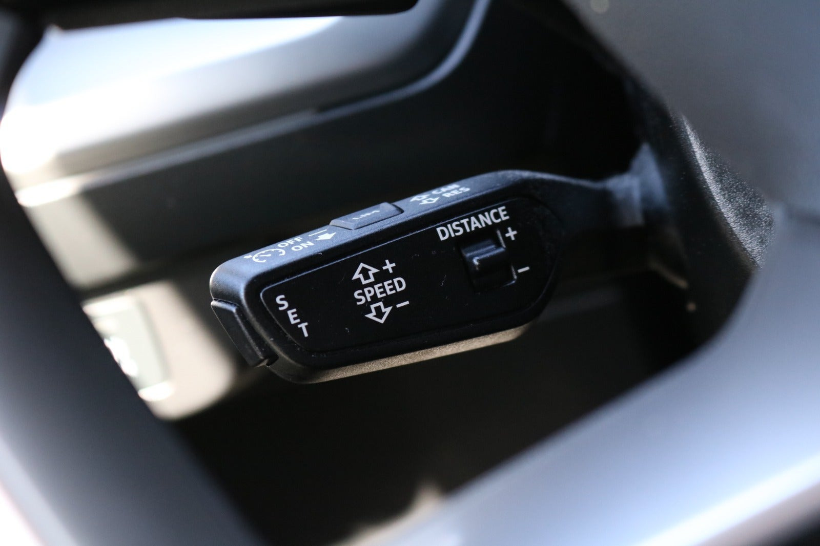 Grå Audi Q4 e-tron fra 2022