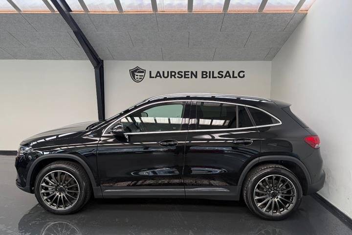 Sort Mercedes EQA350 fra 2022