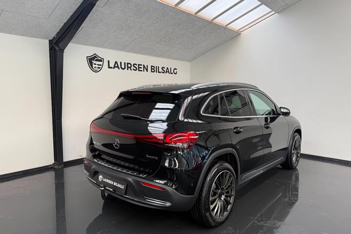 Sort Mercedes EQA350 fra 2022