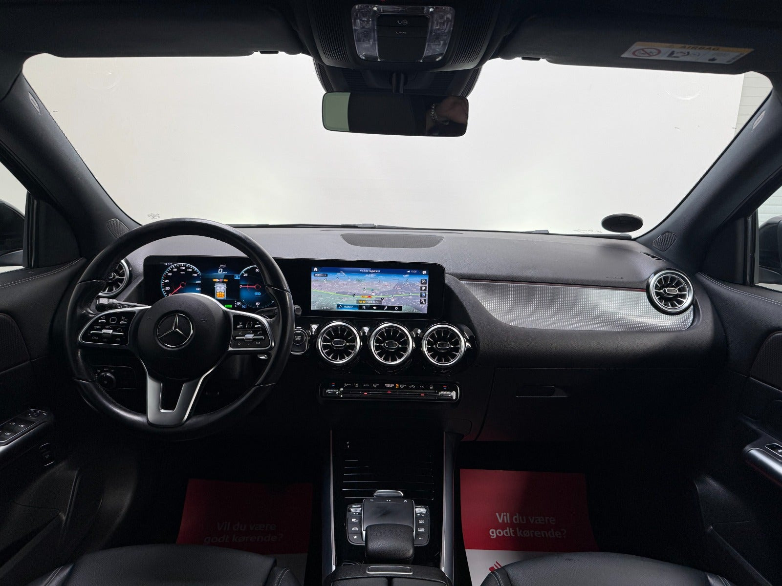Sort Mercedes EQA350 fra 2022