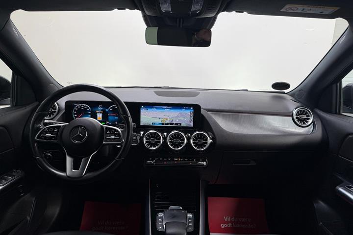Sort Mercedes EQA350 fra 2022