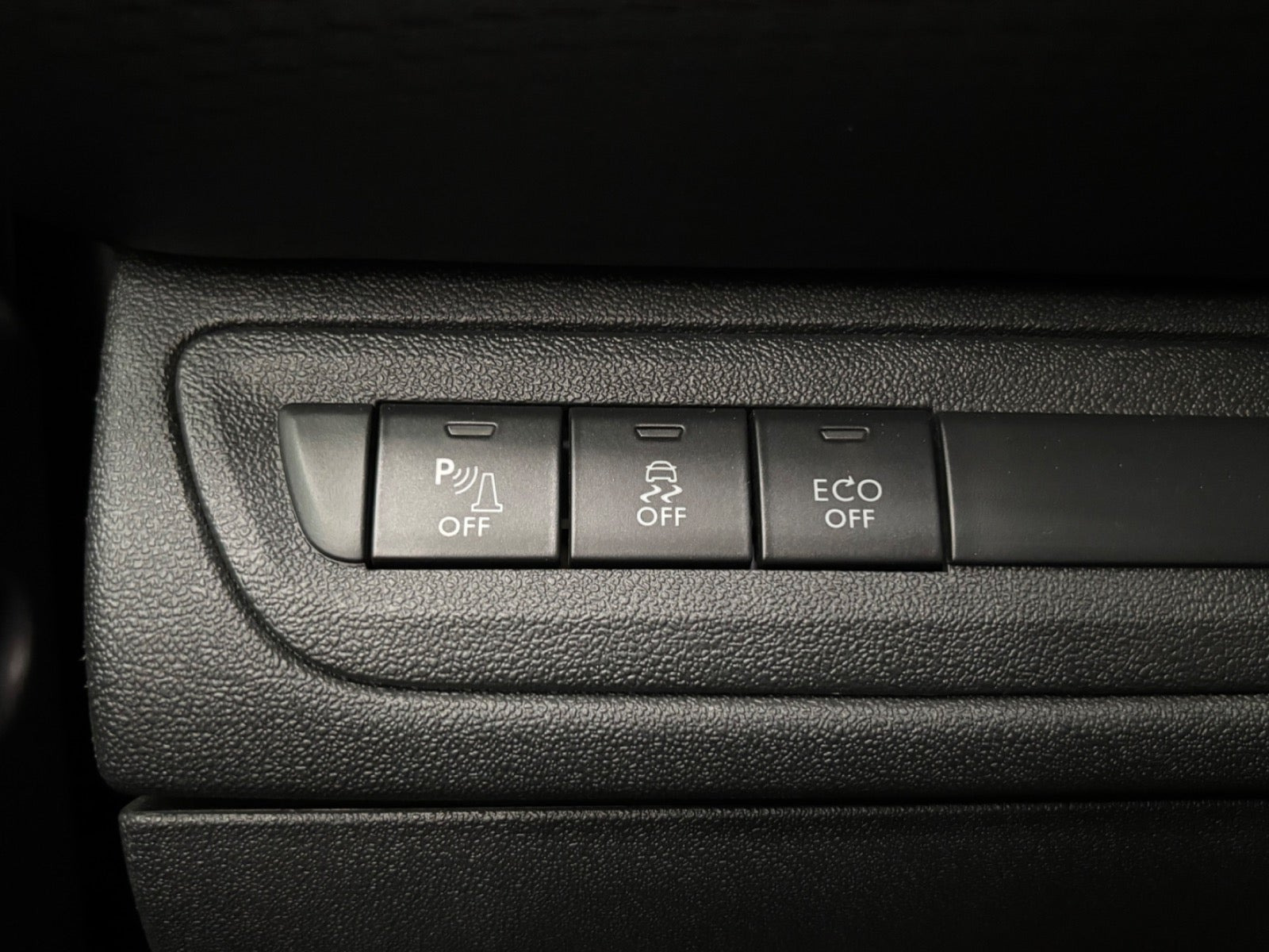 Grå Peugeot 2008 fra 2017
