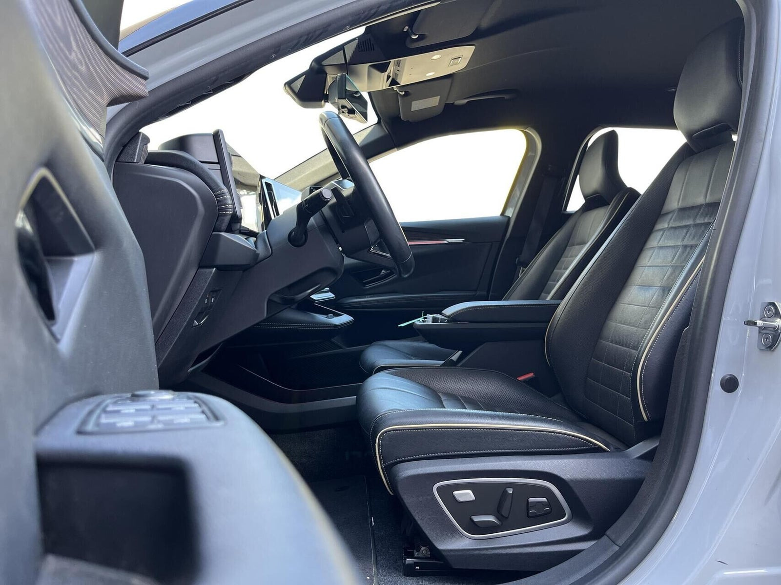 Grå Renault Megane E-Tech fra 2022