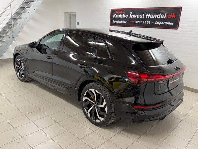 Sort Audi e-tron fra 2022