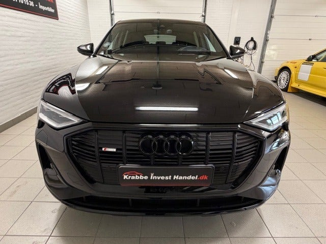 Sort Audi e-tron fra 2022