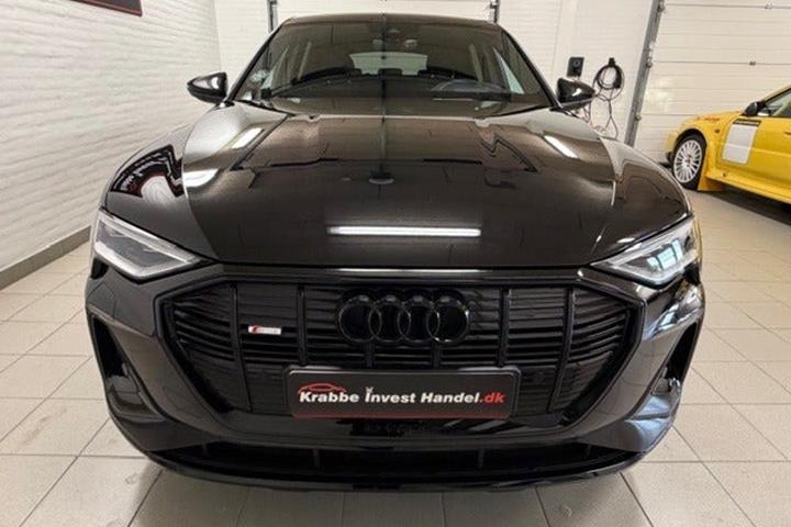 Sort Audi e-tron fra 2022