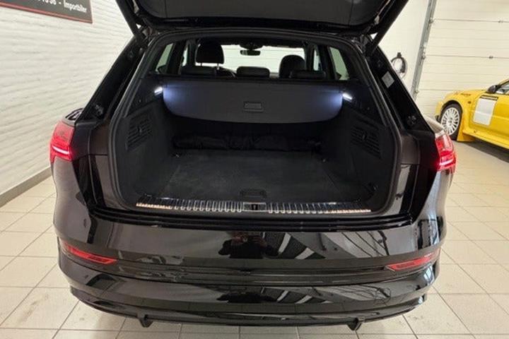 Sort Audi e-tron fra 2022