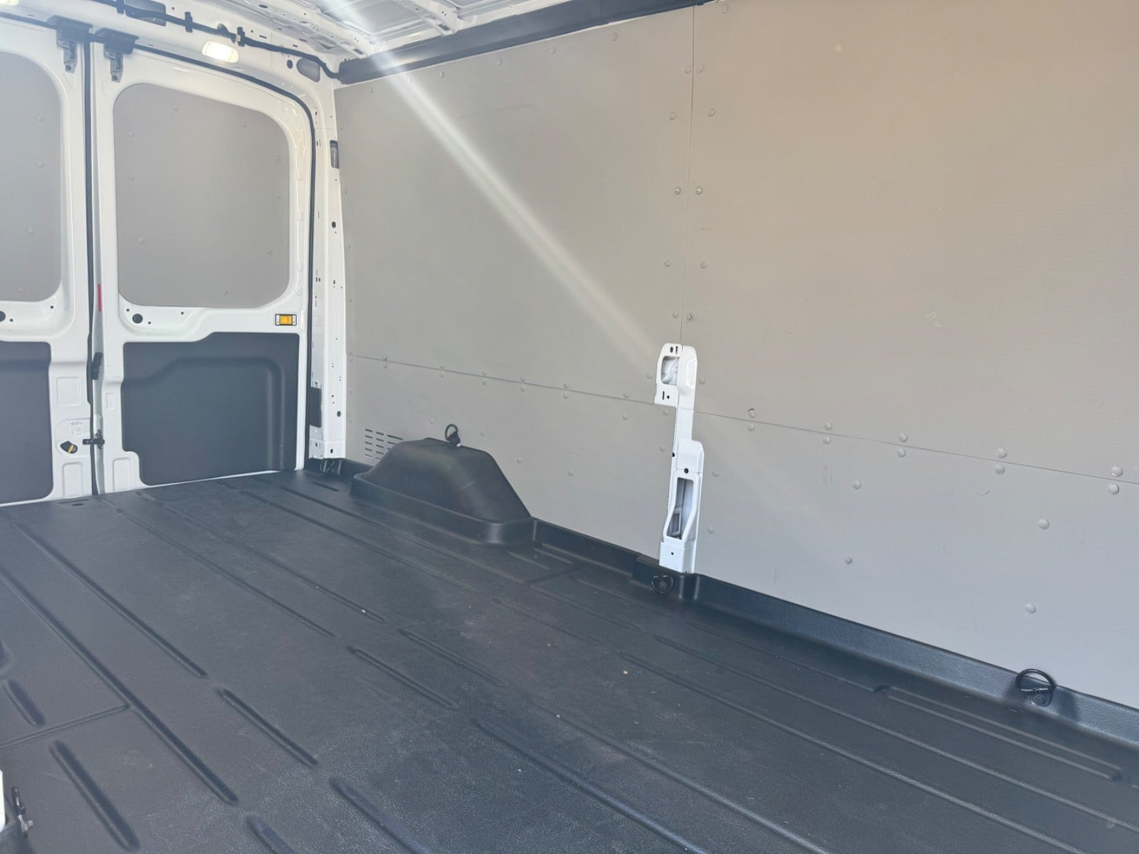 Hvid Ford E-Transit 350 L3 Van fra 2024