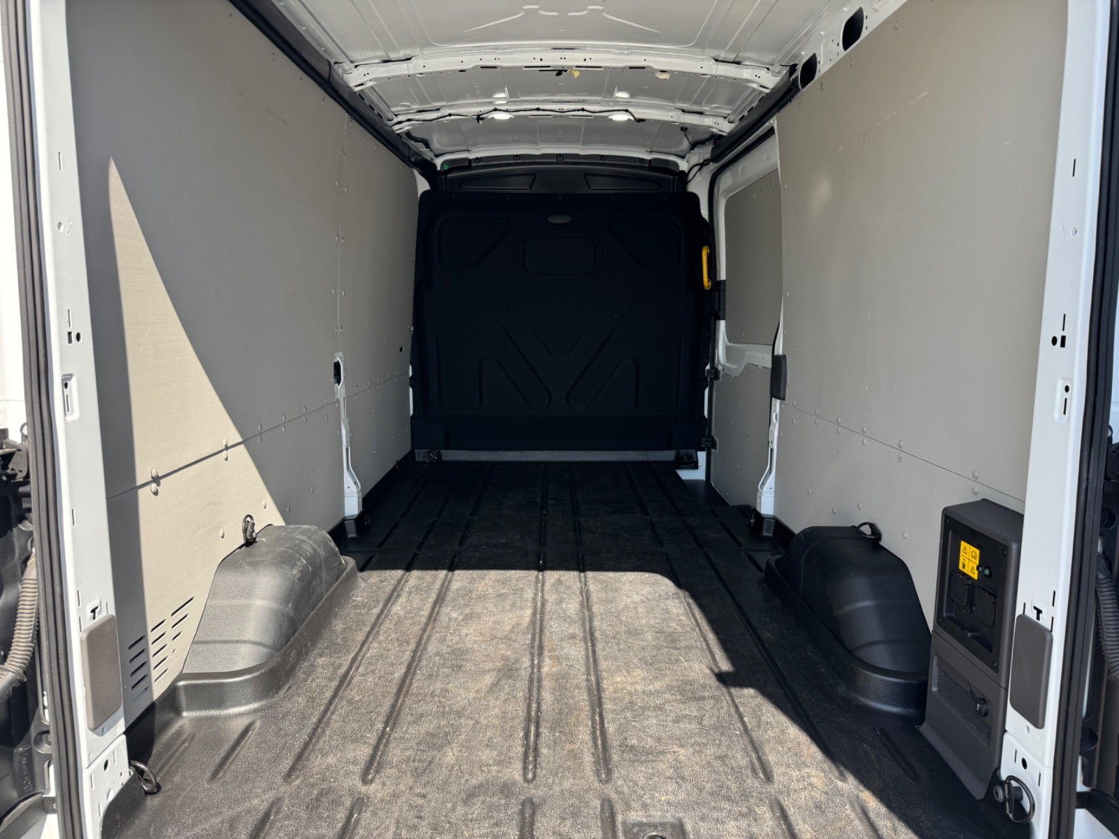 Hvid Ford E-Transit 350 L3 Van fra 2024