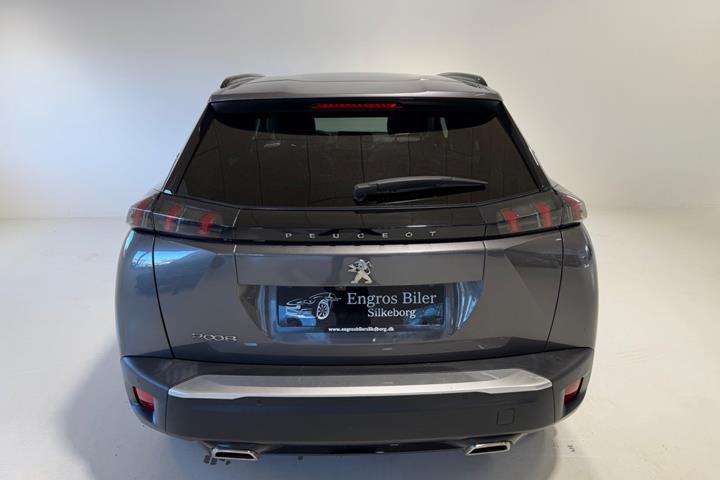 Grå Peugeot 2008 fra 2020
