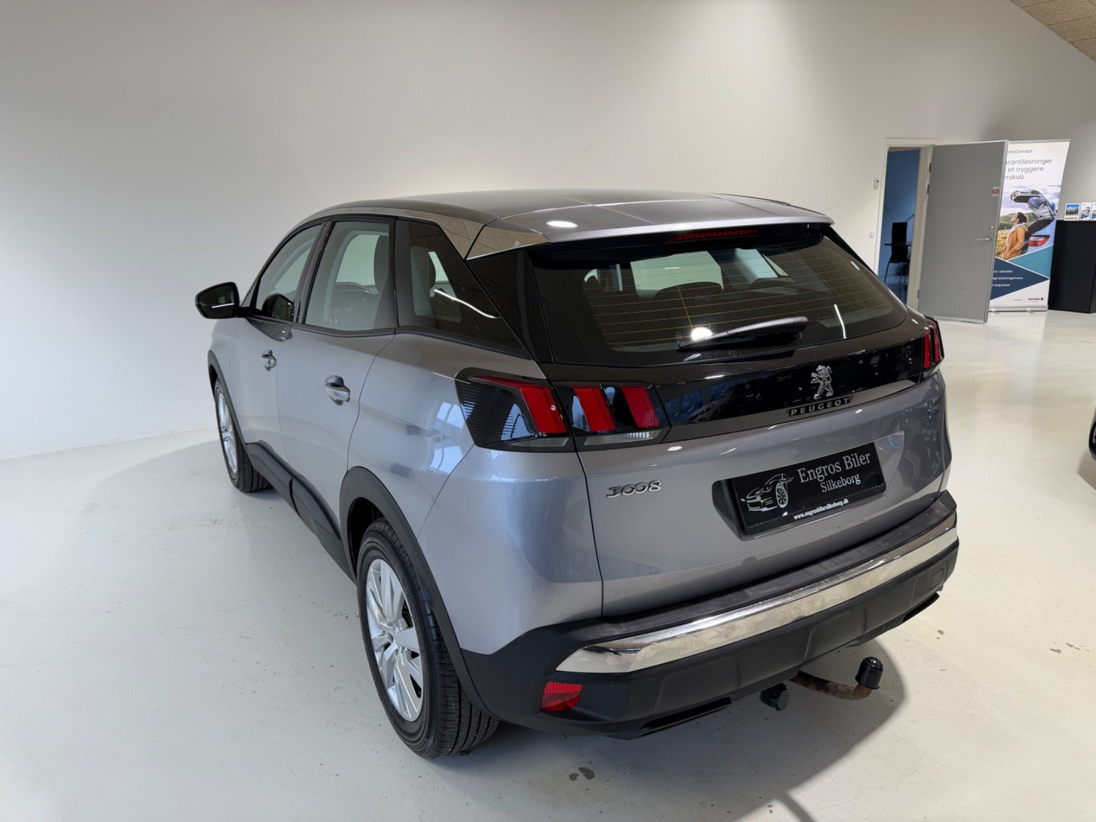 Sølv Peugeot 3008 fra 2016