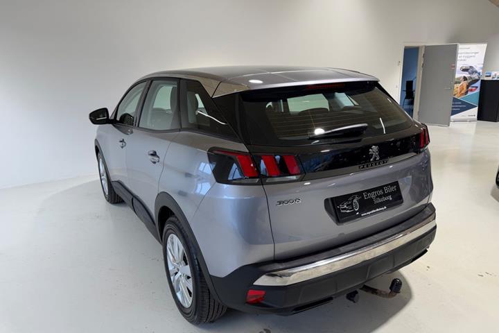 Sølv Peugeot 3008 fra 2016