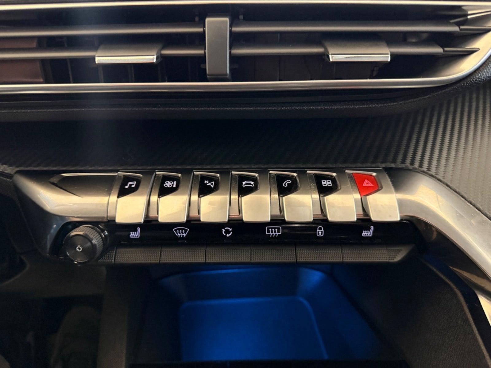 Sølv Peugeot 3008 fra 2016