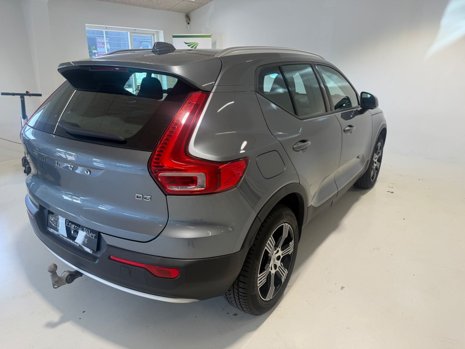 Grå Volvo XC40 fra 2019