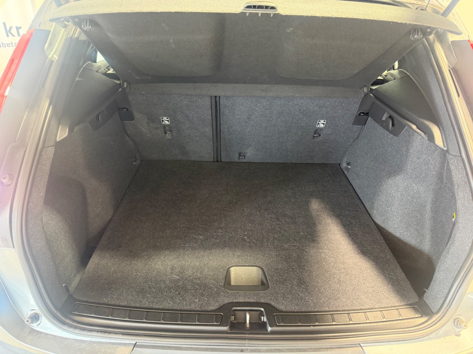 Grå Volvo XC40 fra 2019