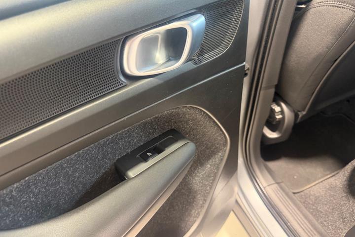 Grå Volvo XC40 fra 2019