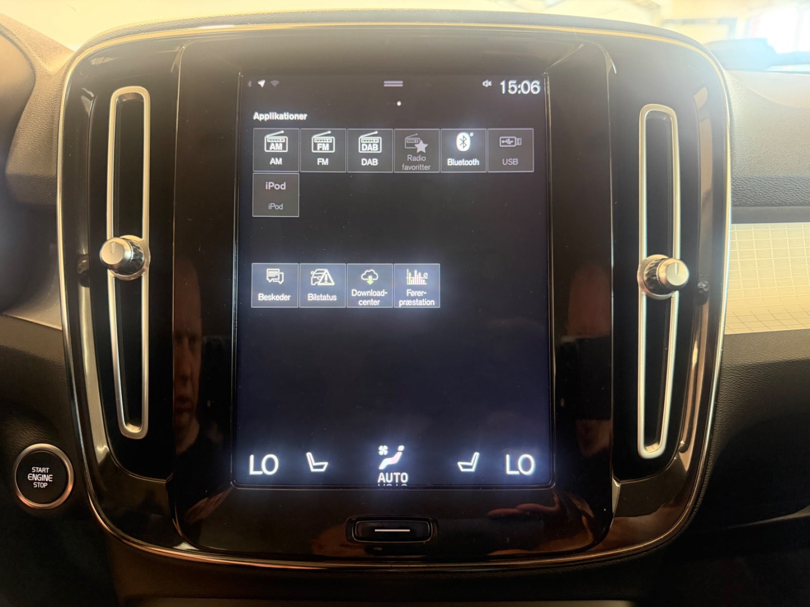 Grå Volvo XC40 fra 2019