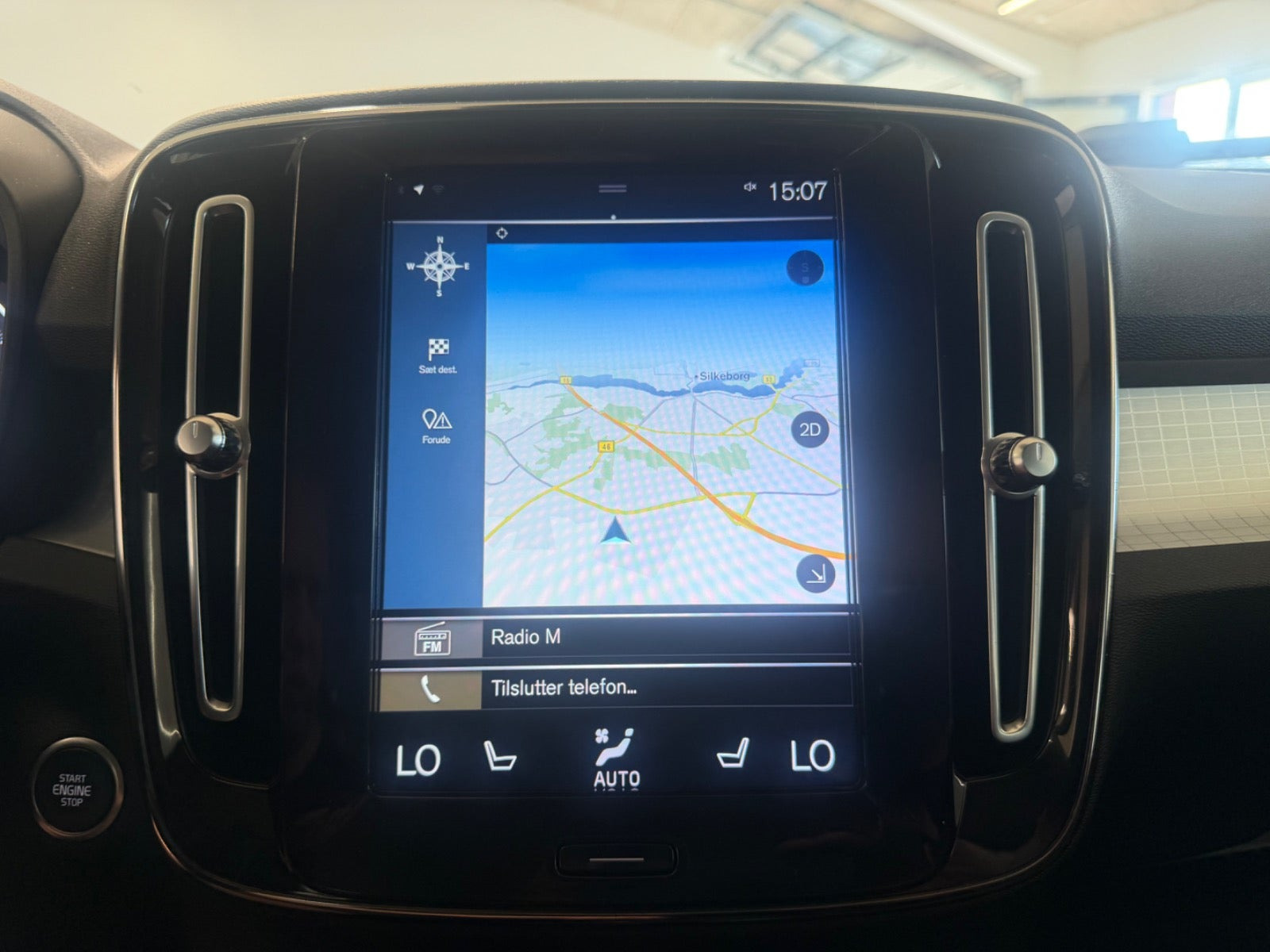 Grå Volvo XC40 fra 2019